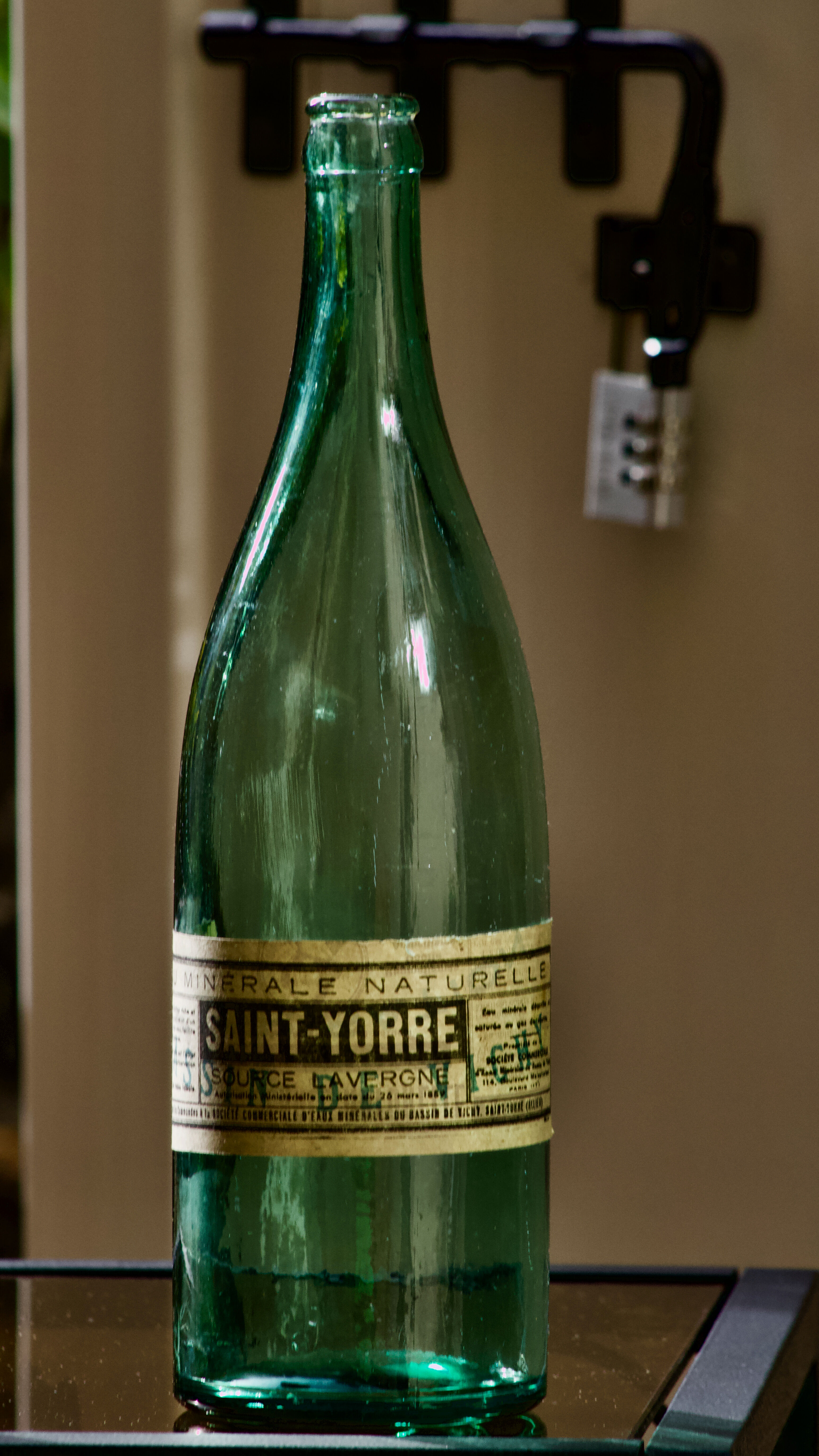 Old bottle of Saint-Yorre mineral water at the beginning of the 20th century with label in very beautiful condition!