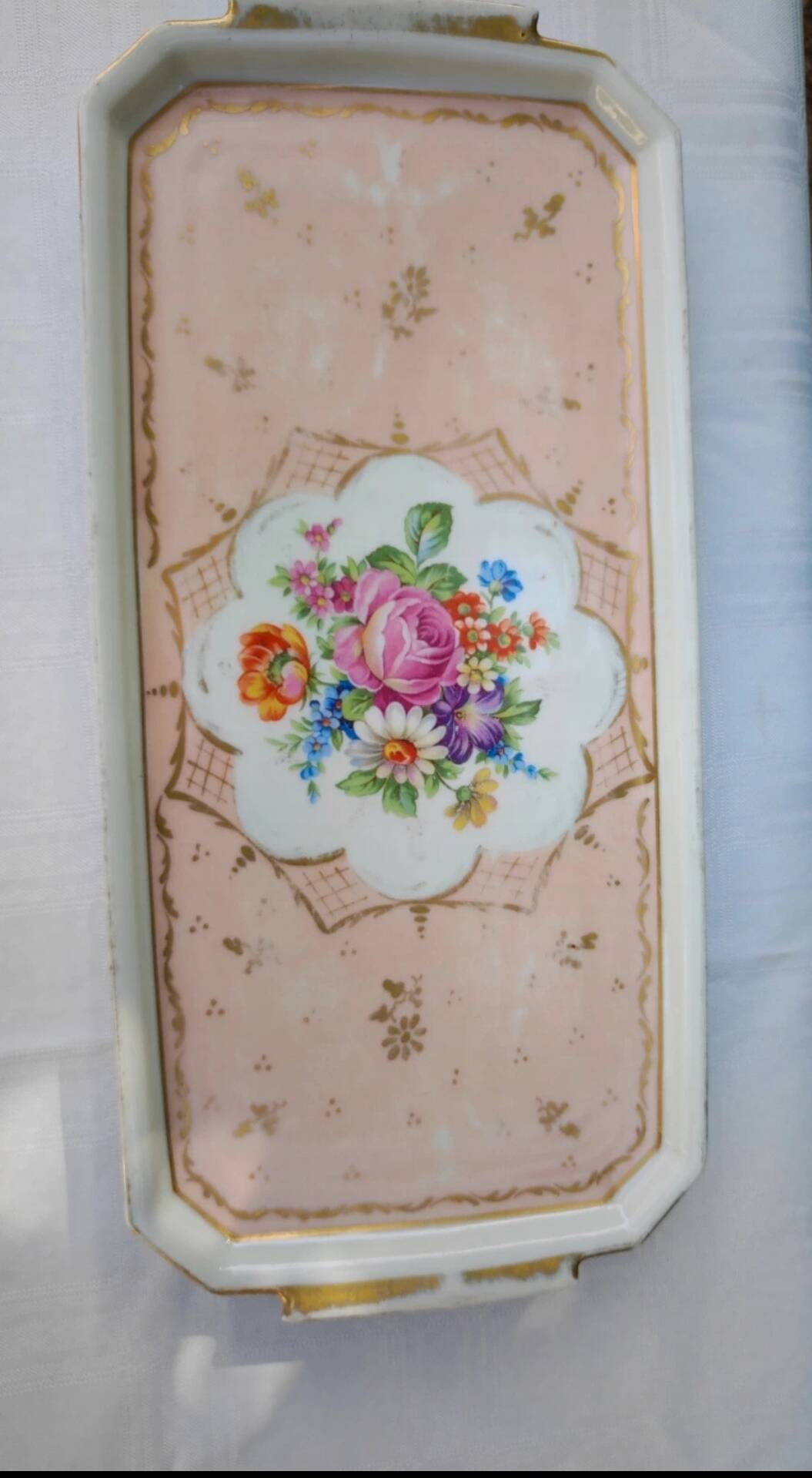 Vintage cake dish