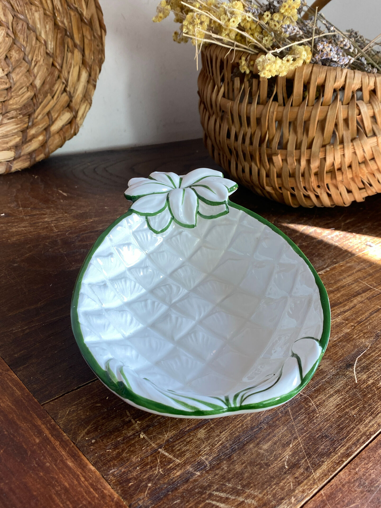 Ceramic pineapple plate