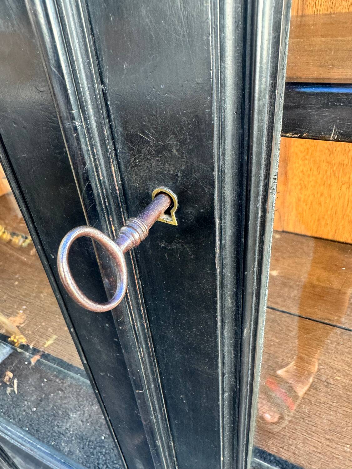 Grande vitrine Napoléon 3 en bois noirci