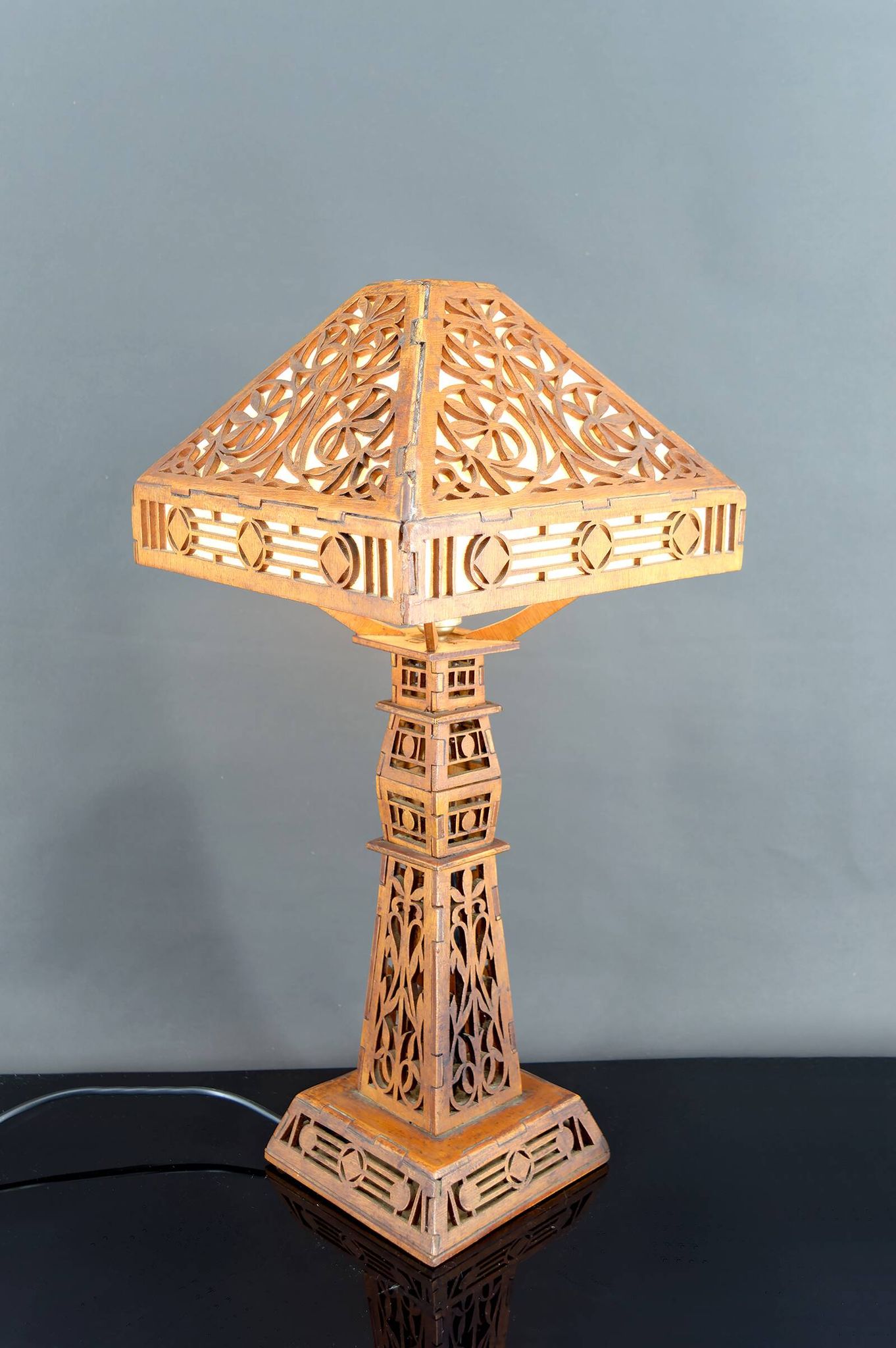 Important Carved Wood Lamp, USA, A&C, Prairie School, c. 1900-1920