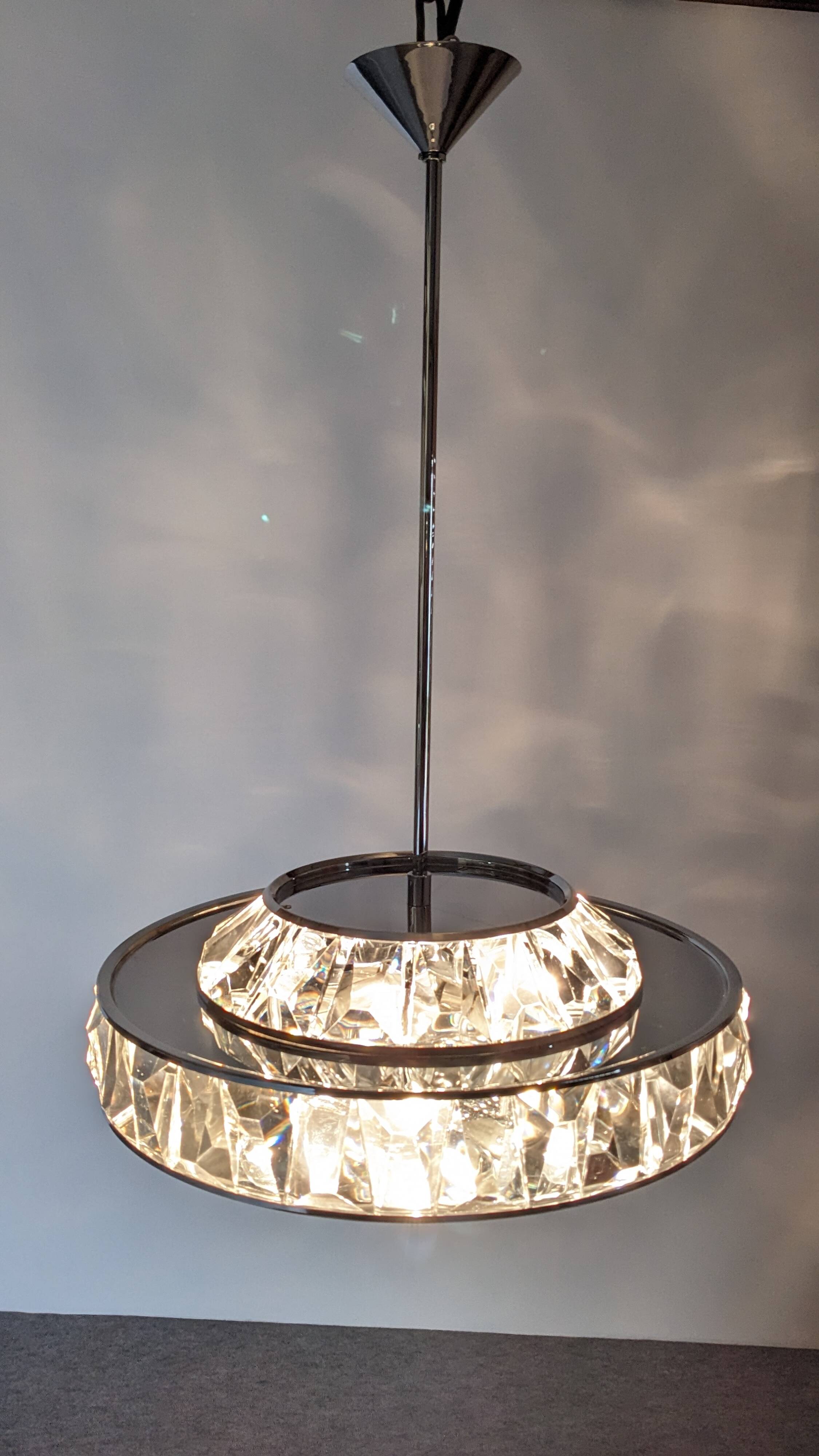 Crystal saucer chandelier Maison Kinkeldey, Austria circa 1970