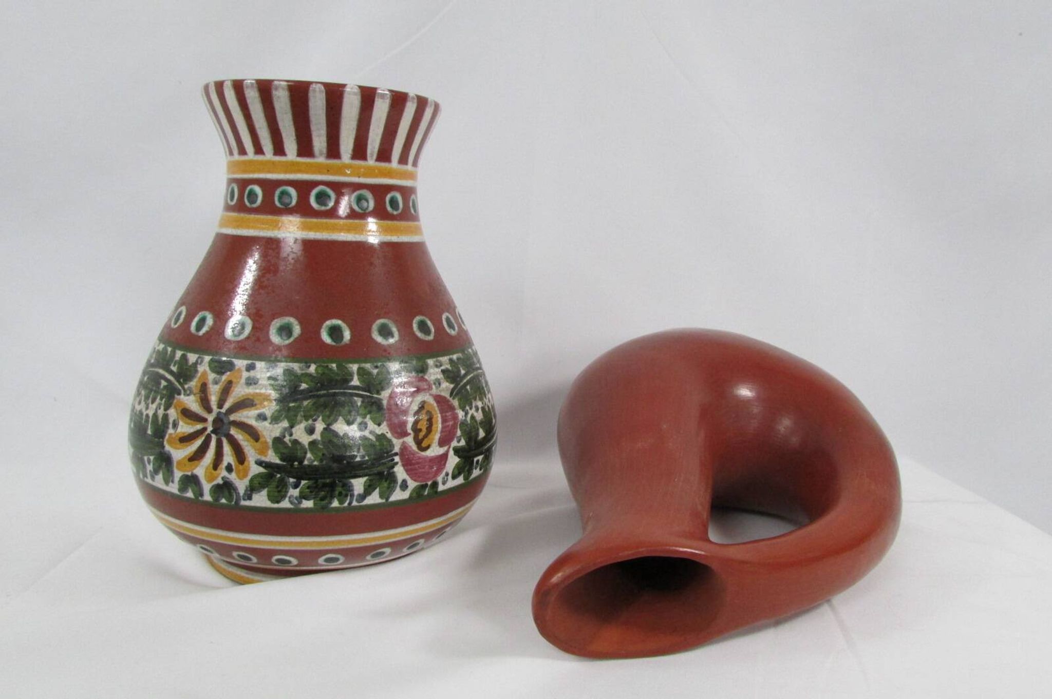Paire de vases en terre cuite