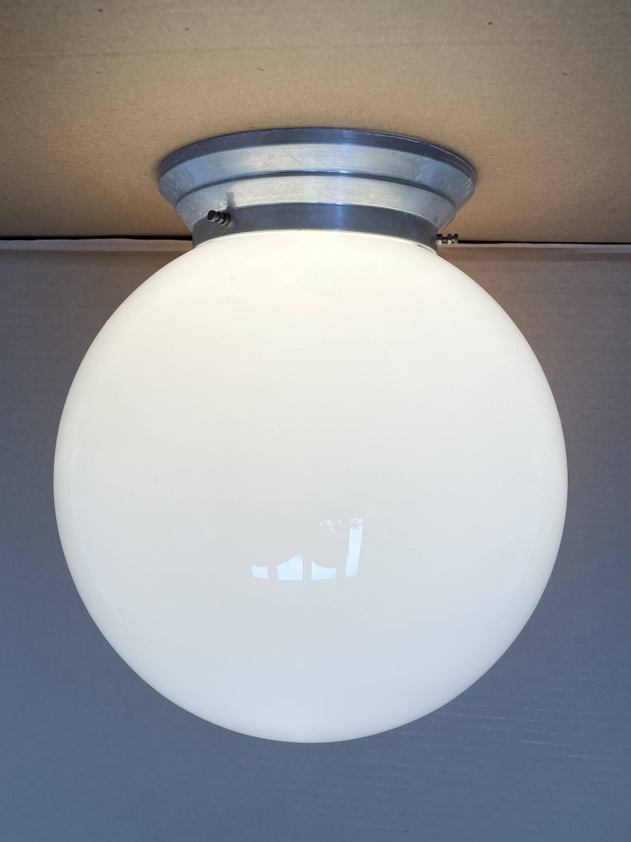 Grand plafonnier / opaline D25cm