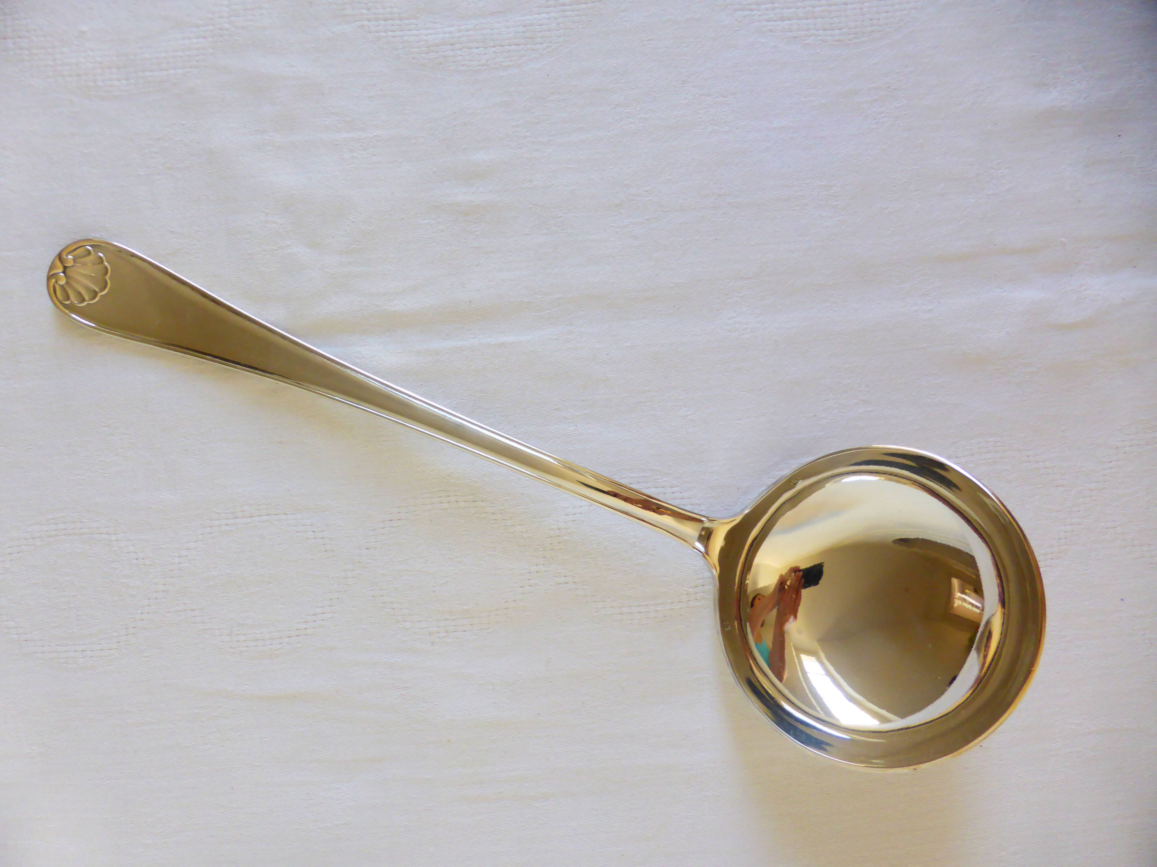 1 silver-plated metal ladle stamped 2106248
