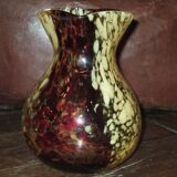 Speckled decanter with three spouts
