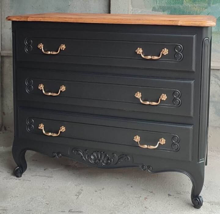 Reloukee solid oak chest