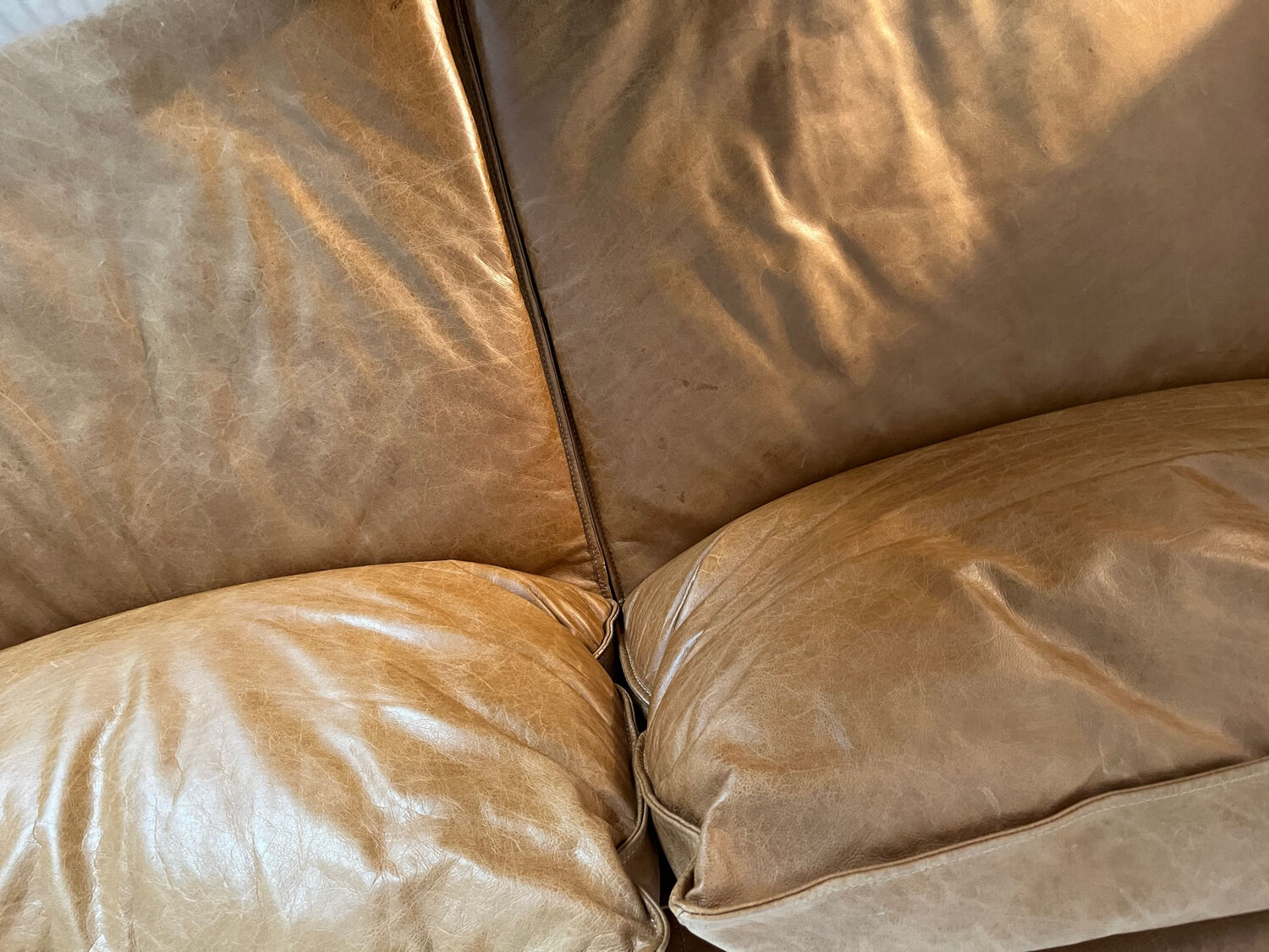 Canapé en cuir camel