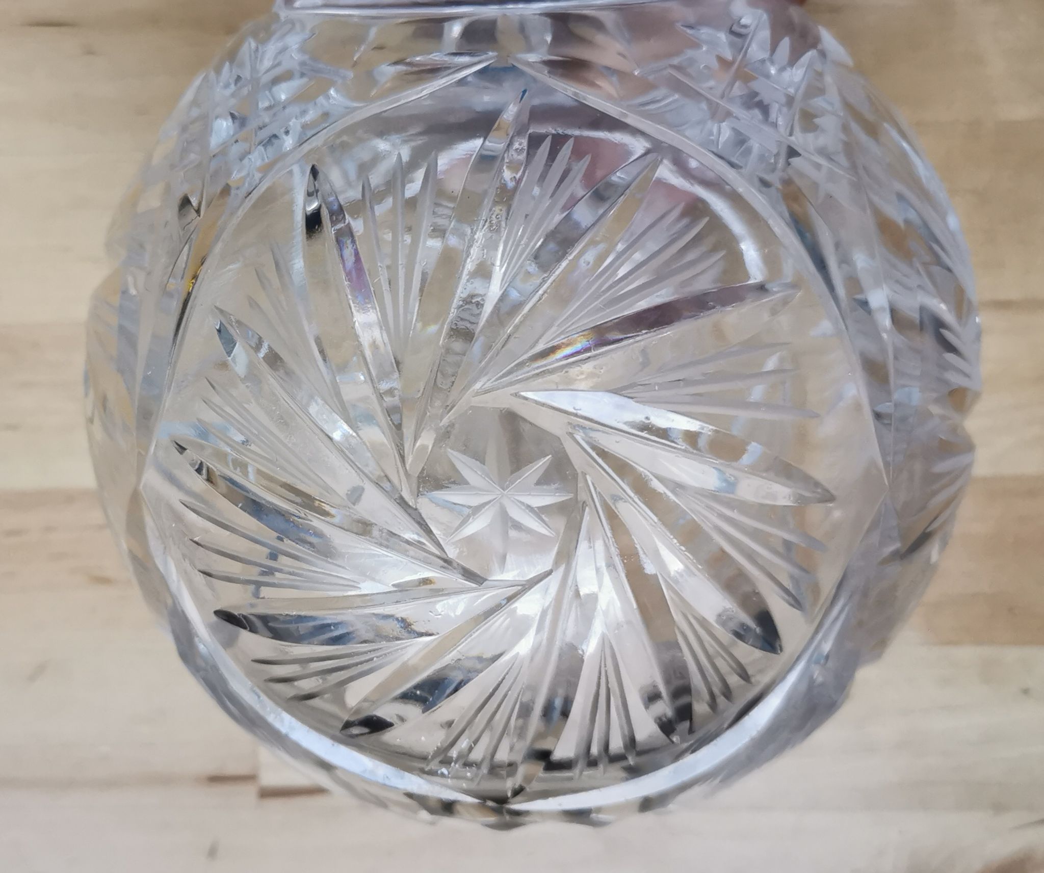 Vase cut crystal ball