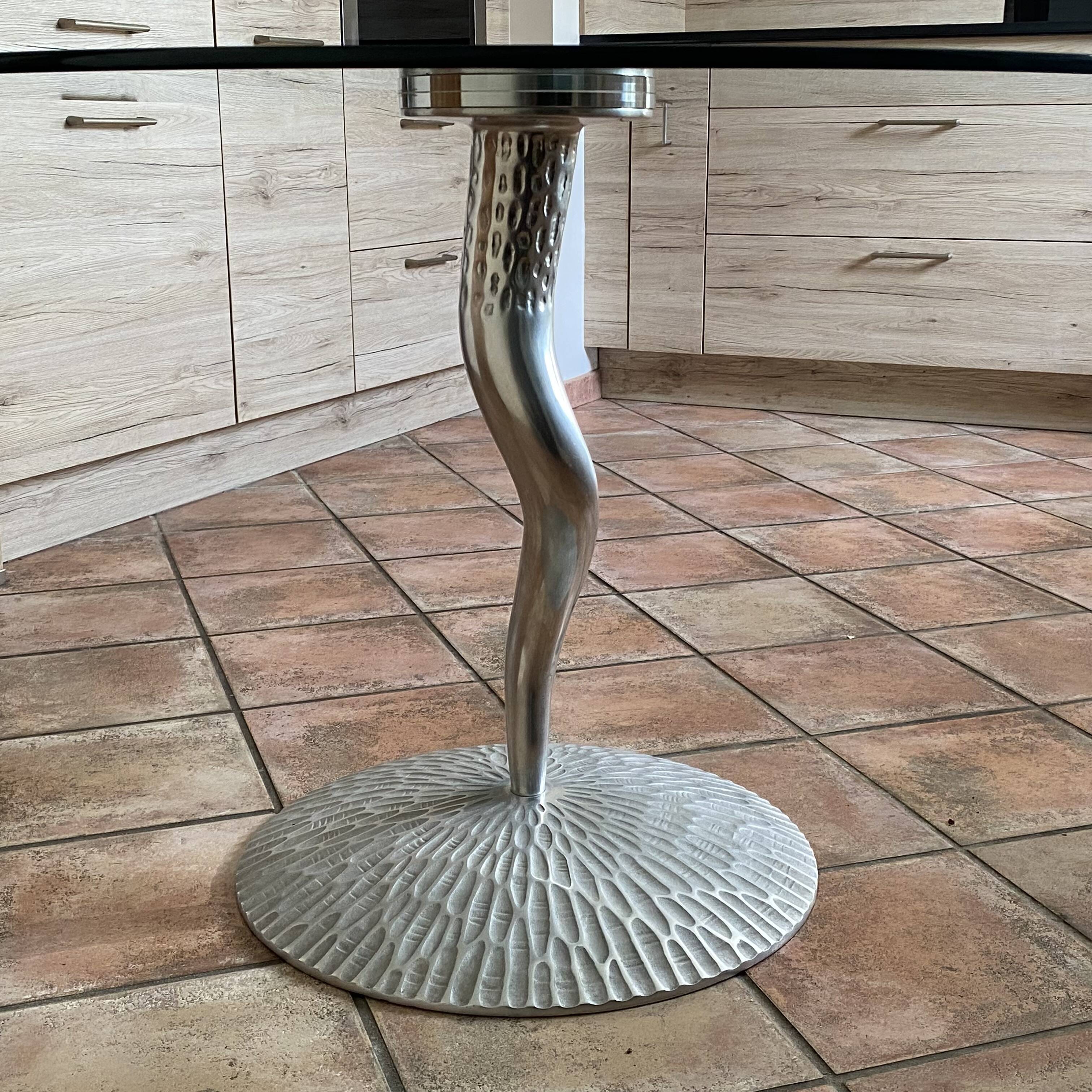 Table bernard dequet for protis. 1980.