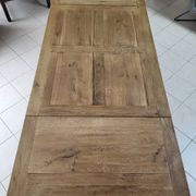 Extendable oak table