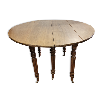 6-foot round table with elongations