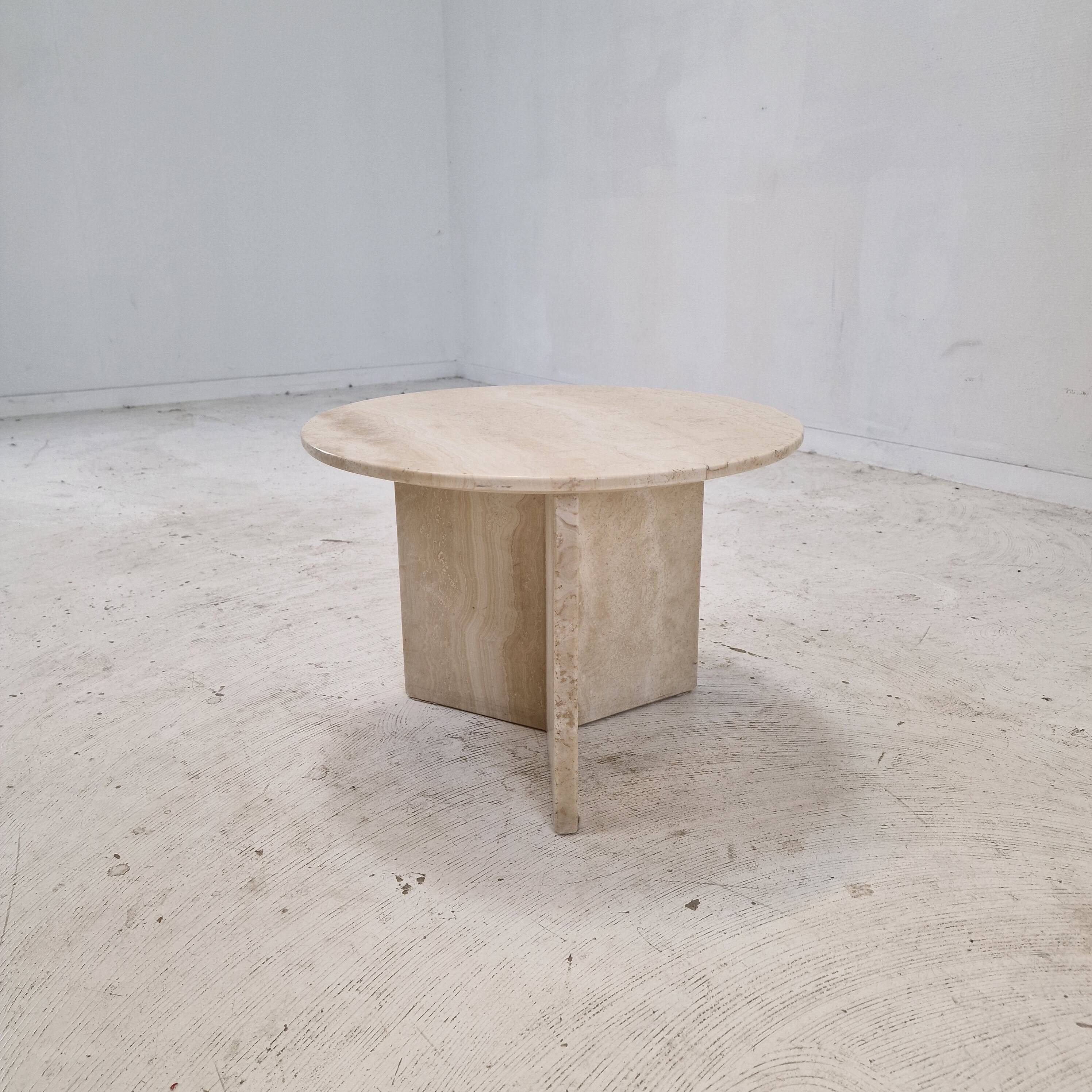 Table basse ou d'appoint ronde italienne en travertin, années 1980