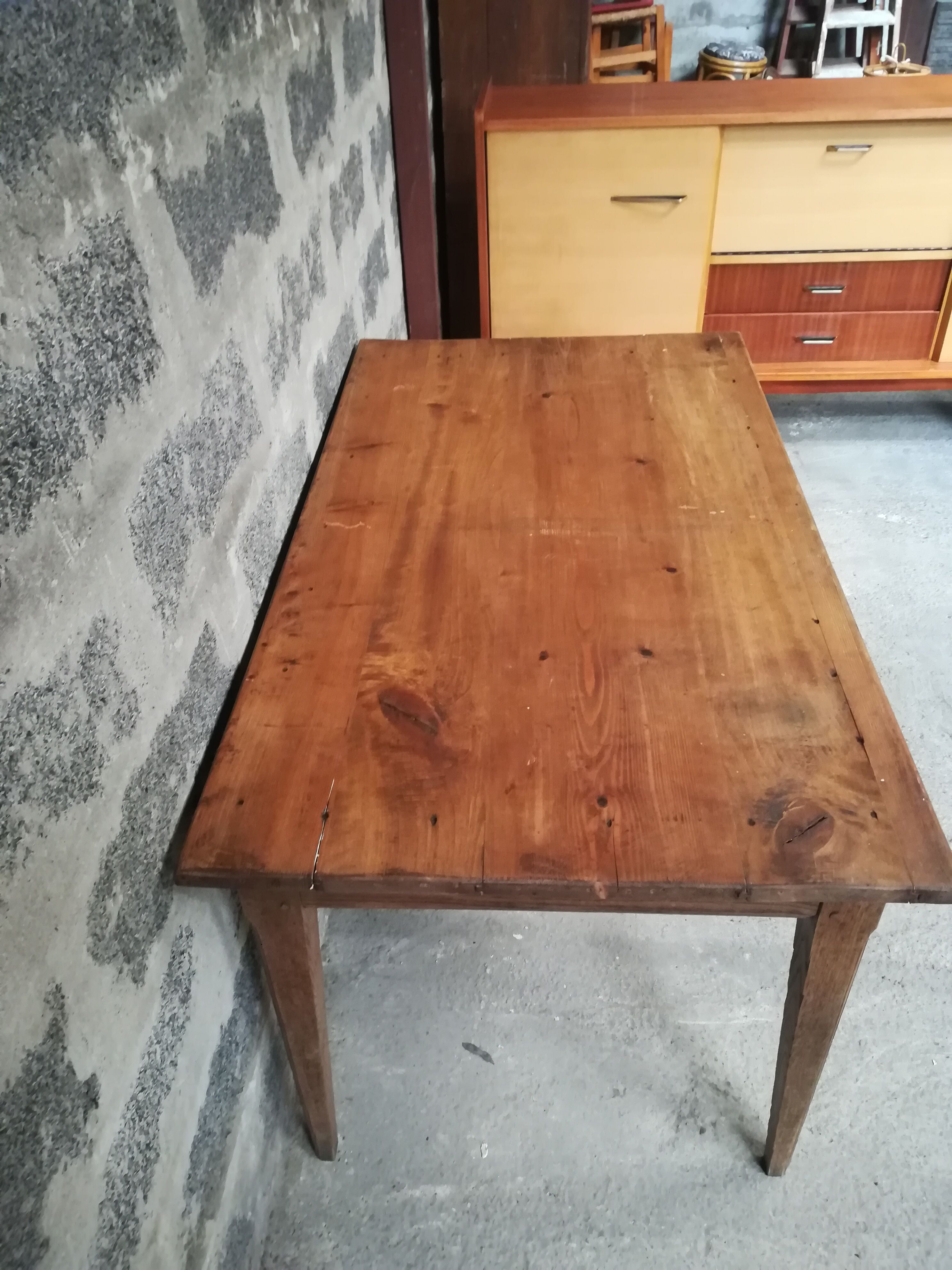 Vintage farm table 4 to 6 people