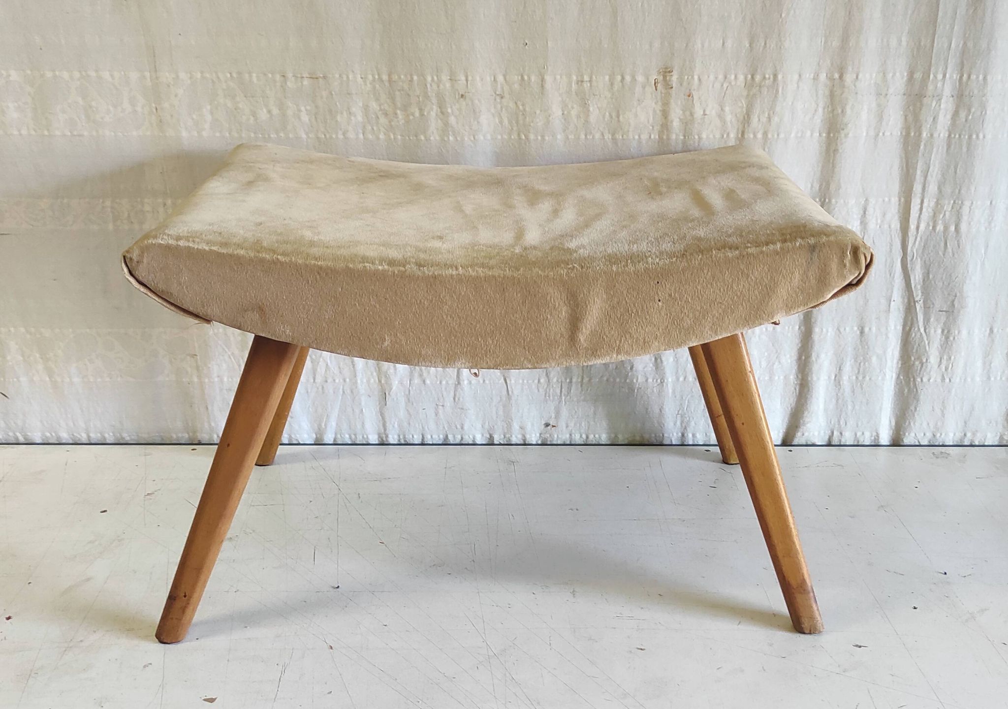 Tabouret moderniste en bois massif - années 50/60