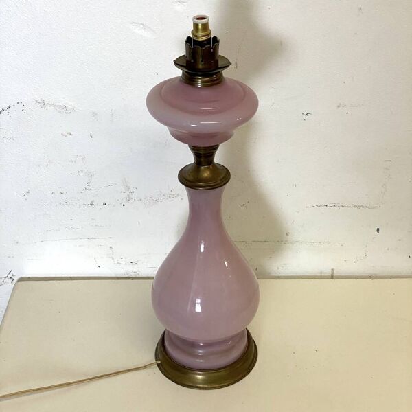 Pied de lampe en opaline rose