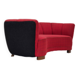 Années 1960, canapé danois 2 places "Banana", meuble en laine, bois de hêtre.