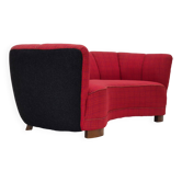 Années 1960, canapé danois 2 places "Banana", meuble en laine, bois de hêtre.