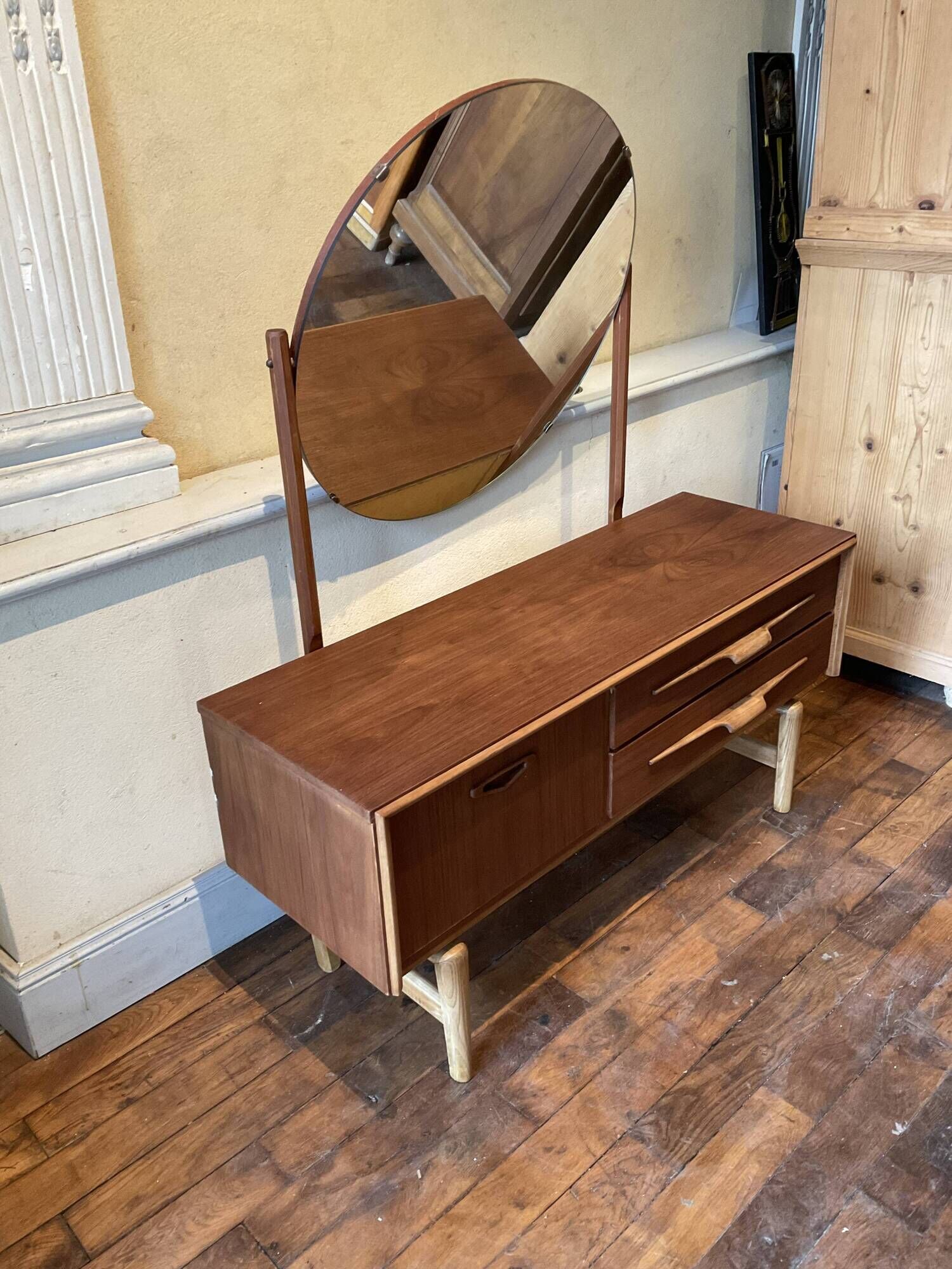 Vintage 1960s Danish Scandinavian dressing table chest of drawers with 2 drawers