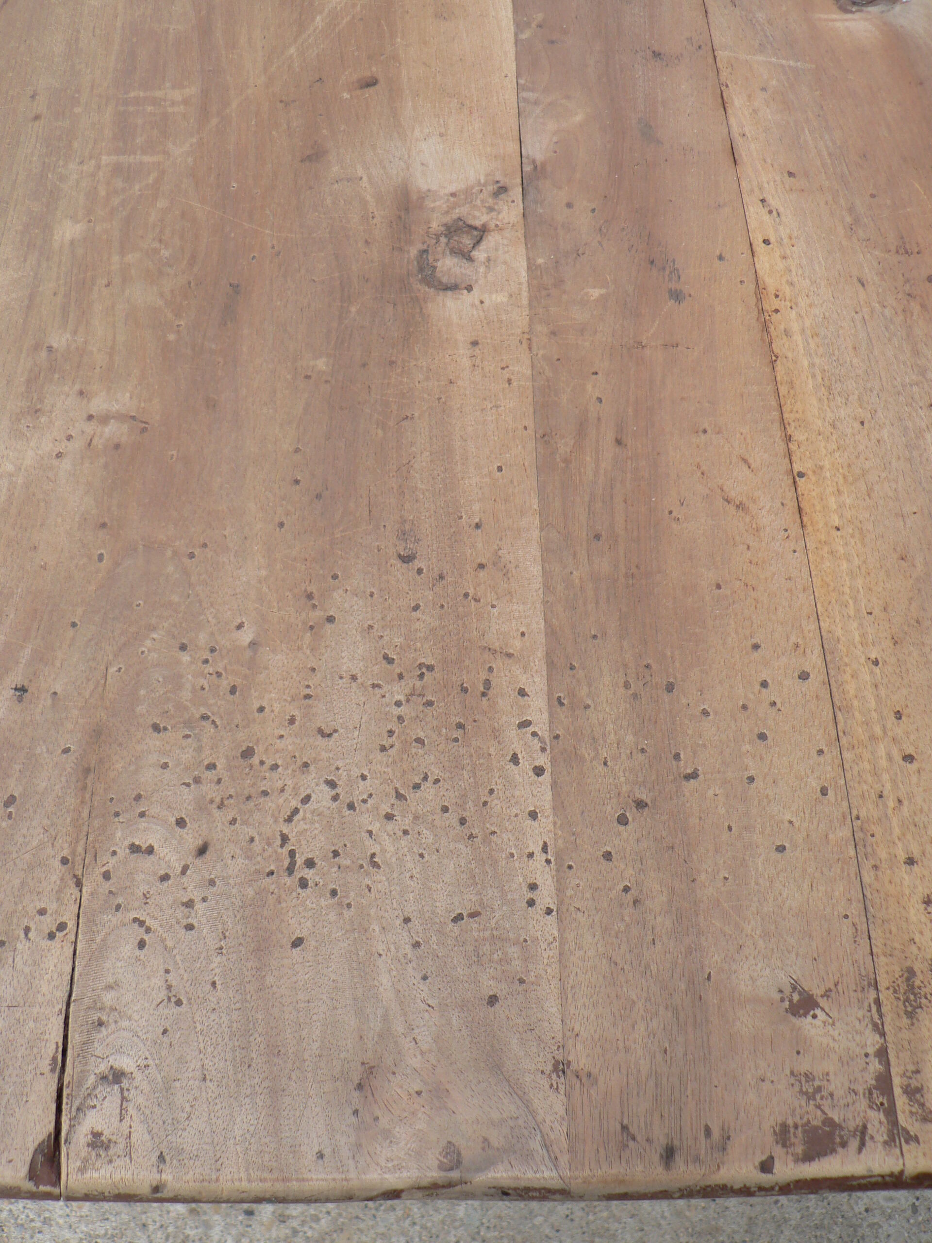 Table de ferme en noyer