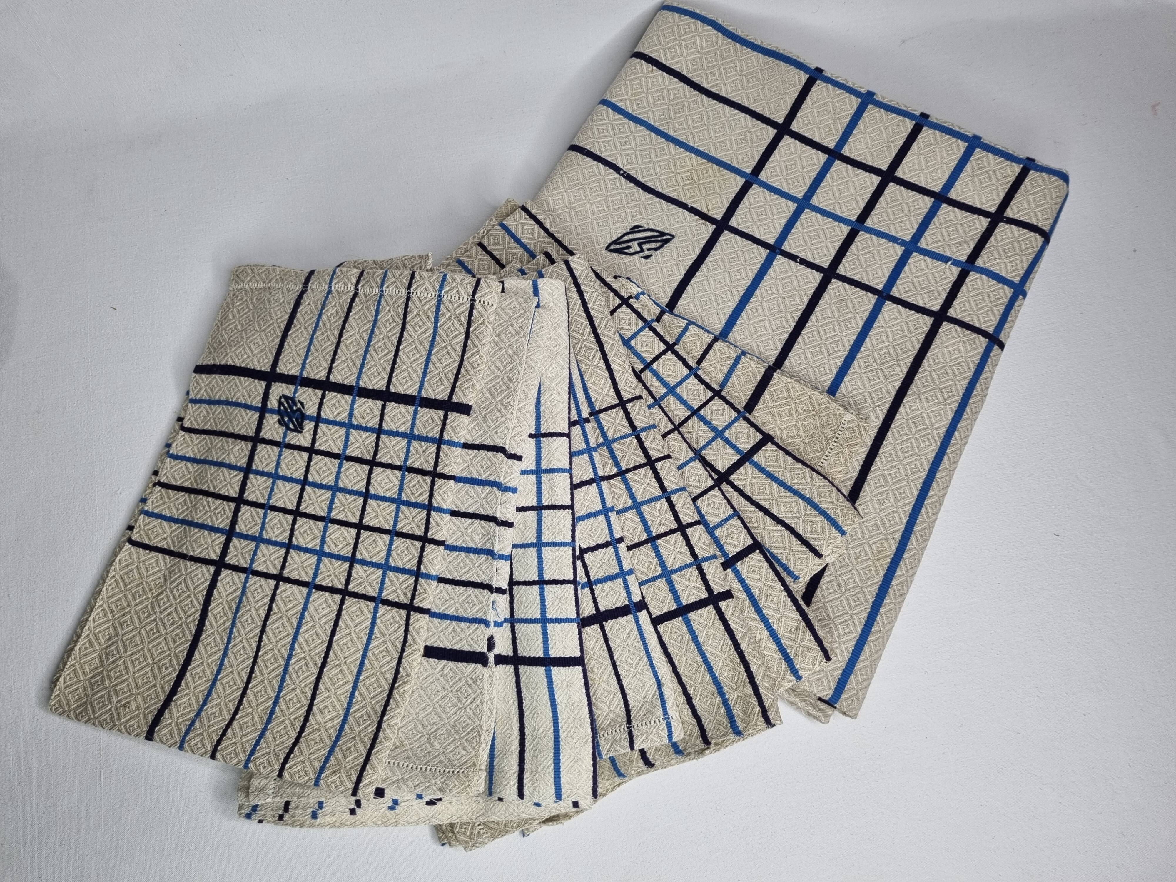 Vintage table set, damask tablecloth and 8 embroidered napkins with blue and white patterns