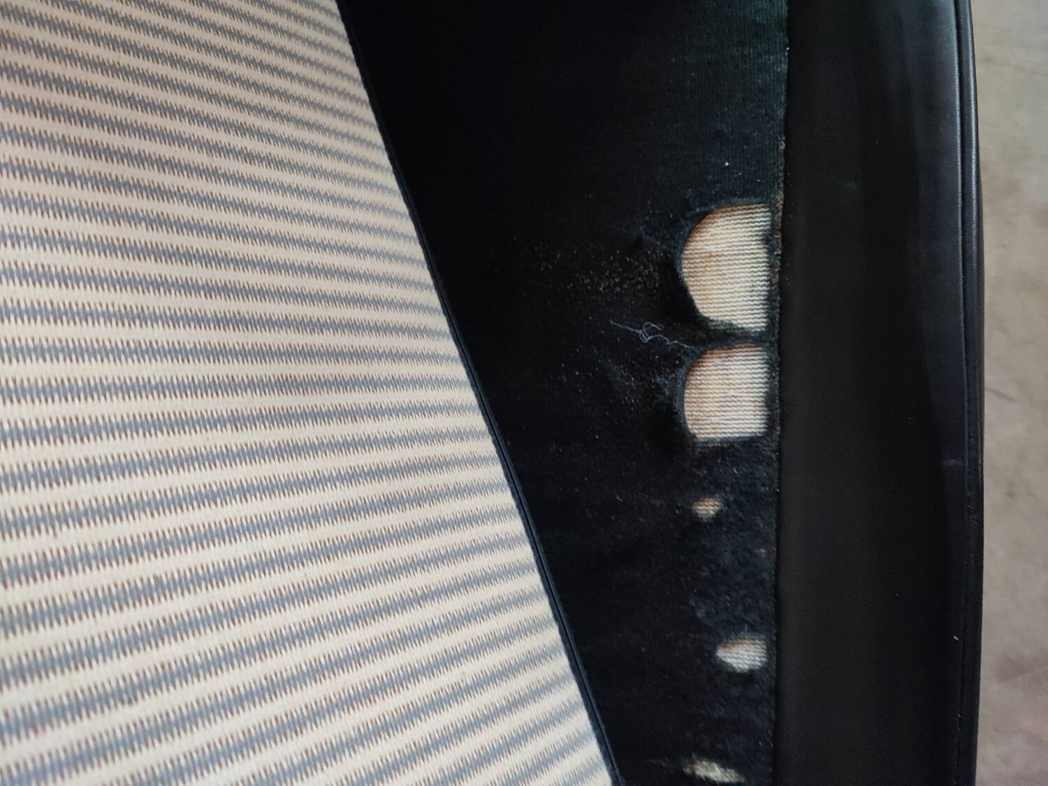 Leather club armchair from the Roset brand