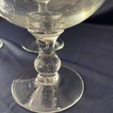 Suite de 4 verres a pied de degustation a vin rouge en cristal