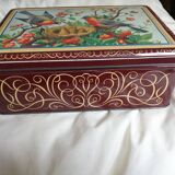 Iron box with bird's nest decor, very good condition