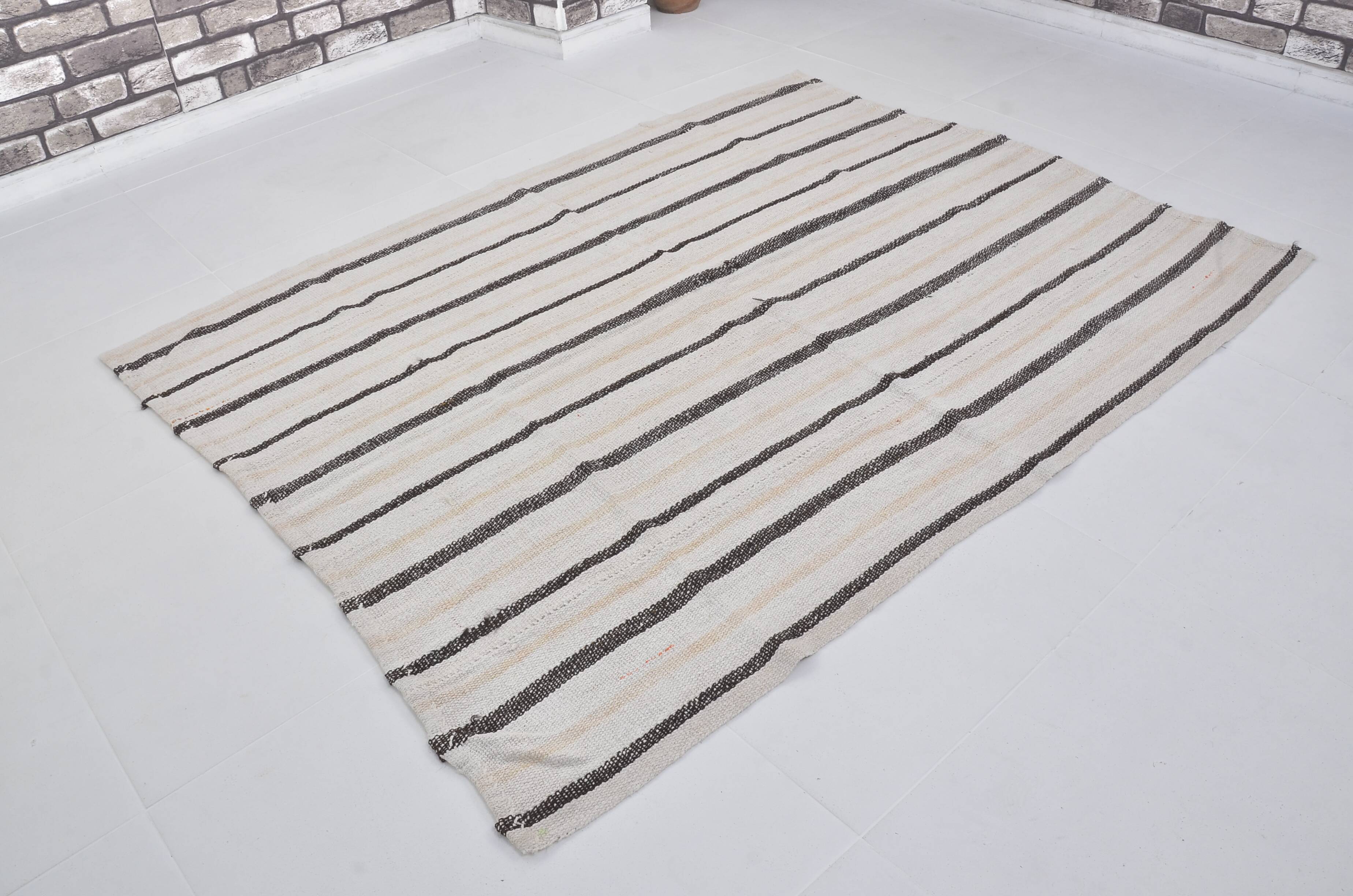 Vintage Anatolian hemp kilim, reference 3692