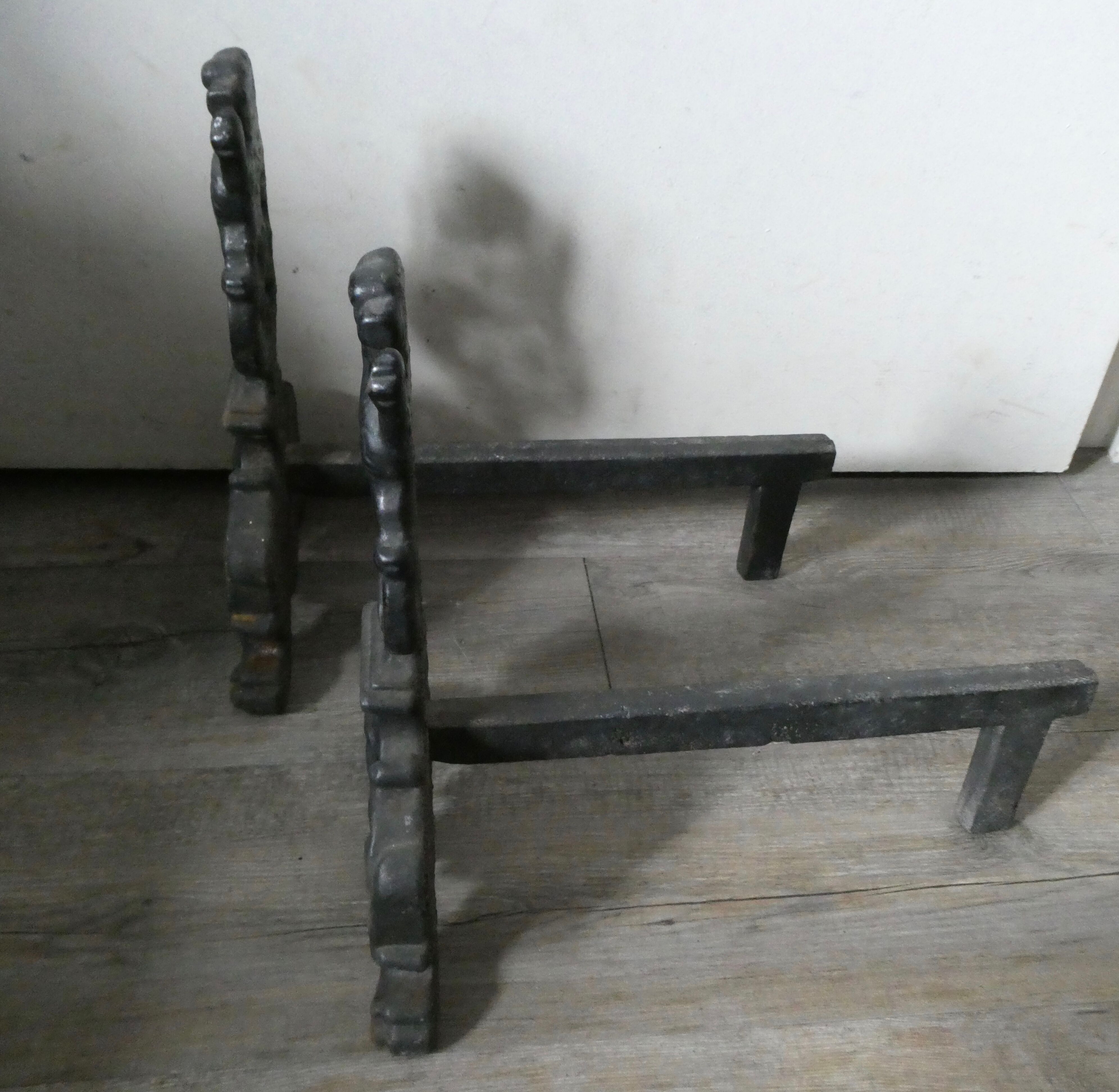 Paire de chenets en fonte
