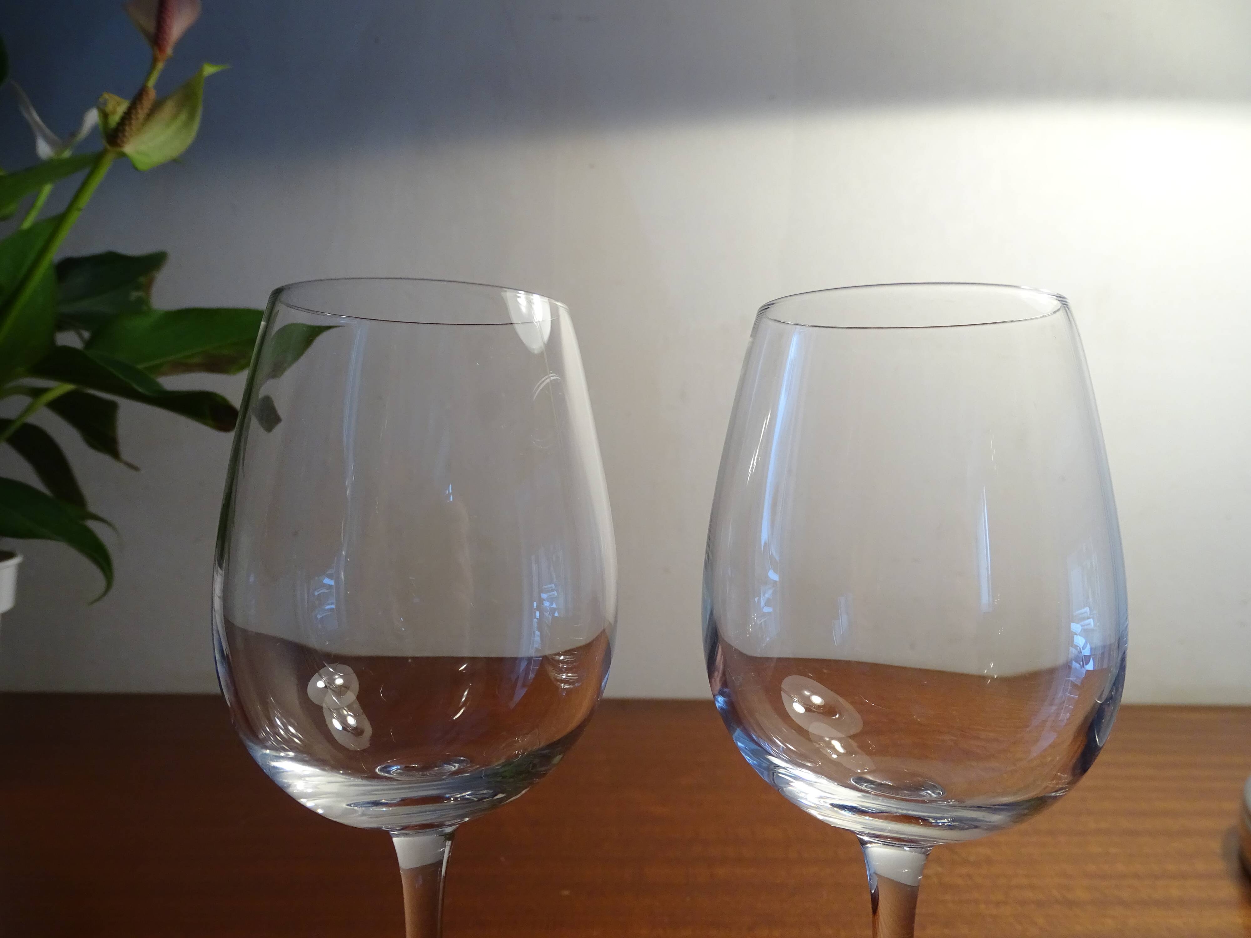 2 glasses red wine crystal Baccarat model Montaigne Optic