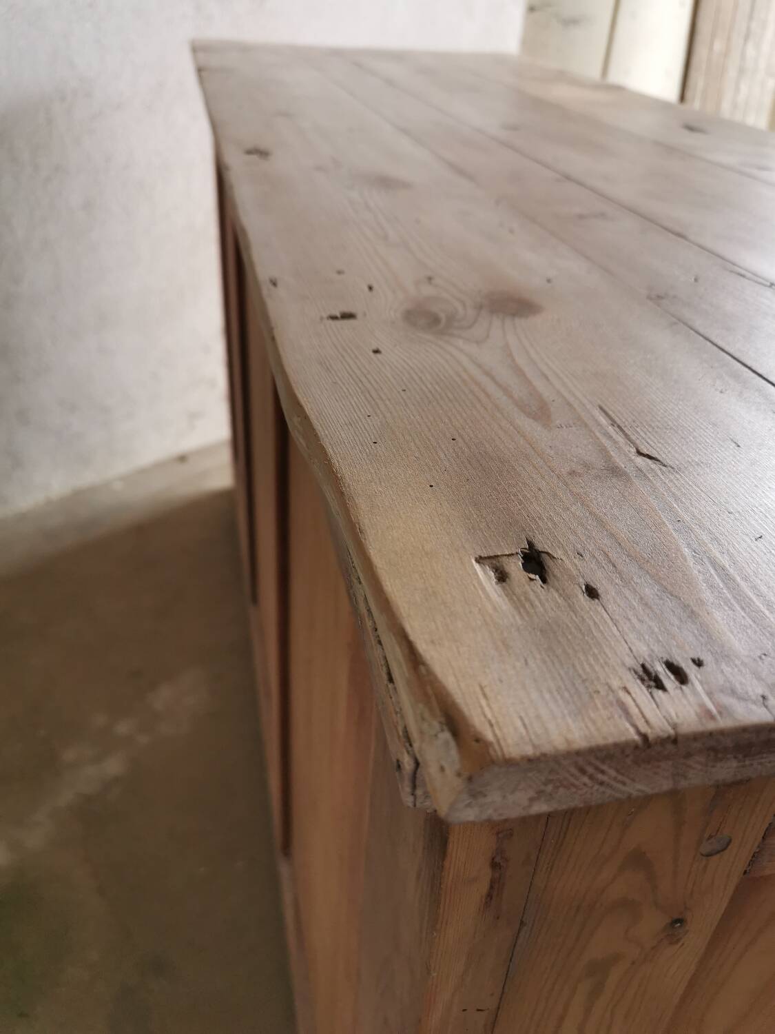 Kitchen Counter / Island