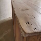 Kitchen Counter / Island