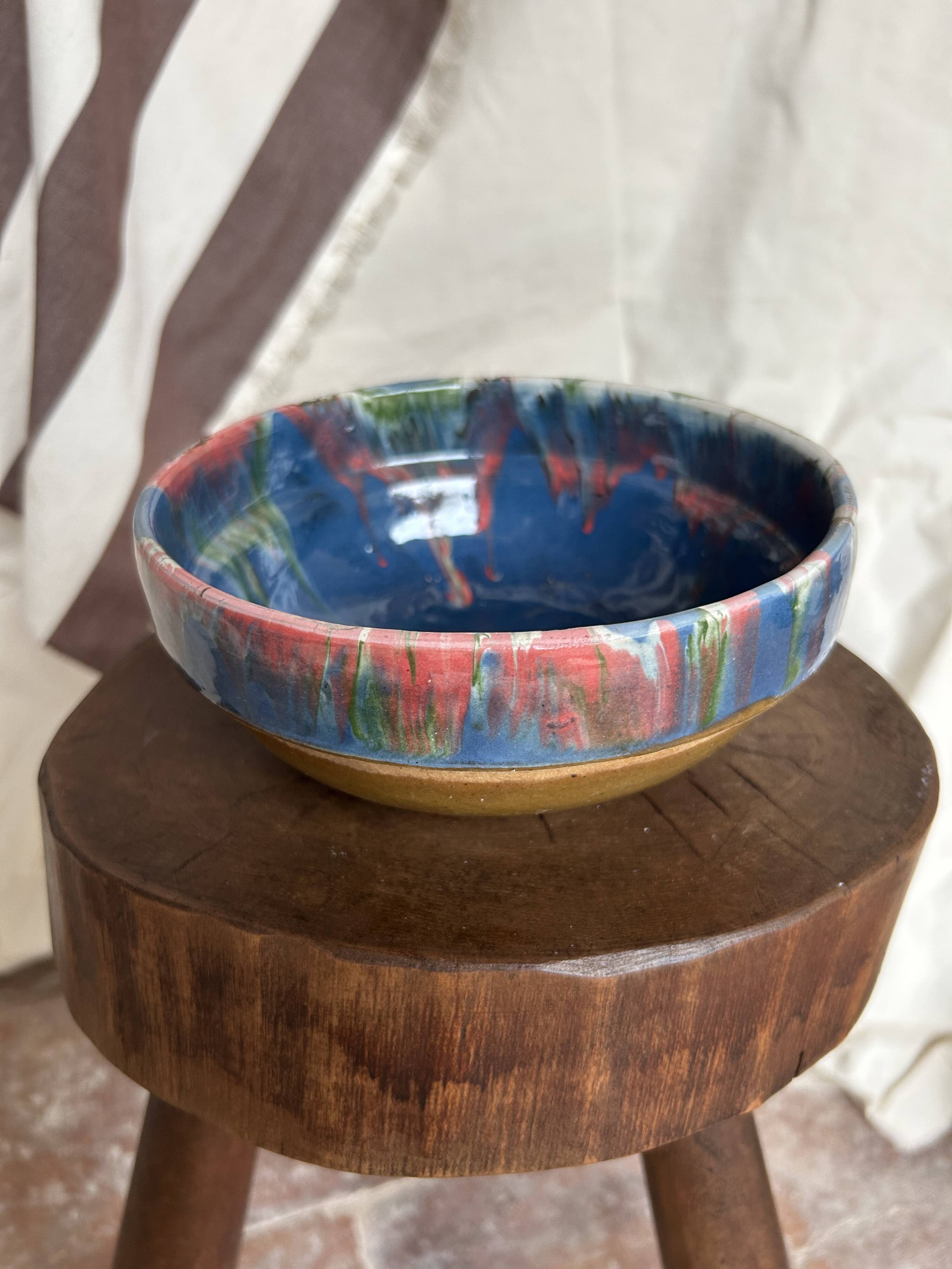 Bowl in painted terracotta