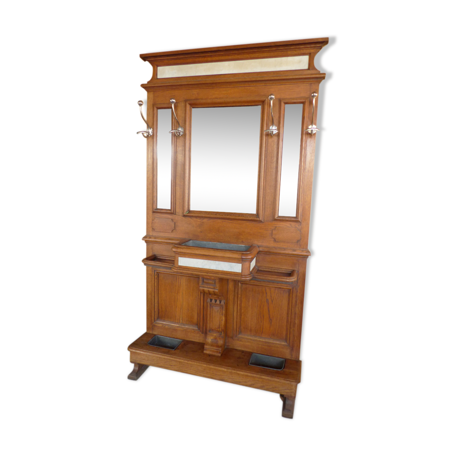 Oak and marble wall coat sores door