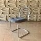 Chaises chromées avec assises retapissées