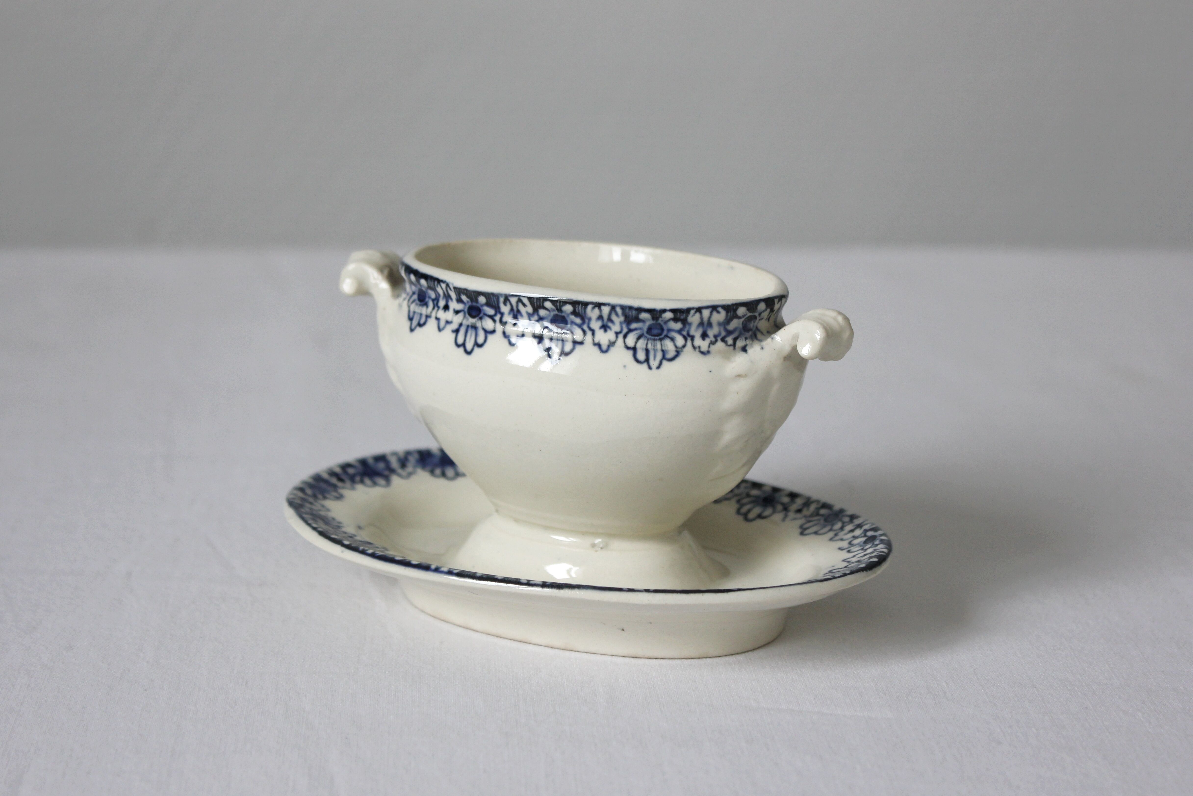 Antique ironstone mustard pot KG Lunéville