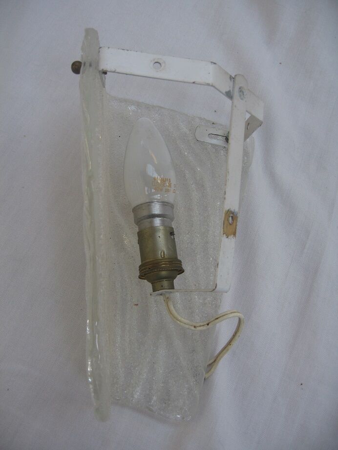 Applique d'angle en verre vintage