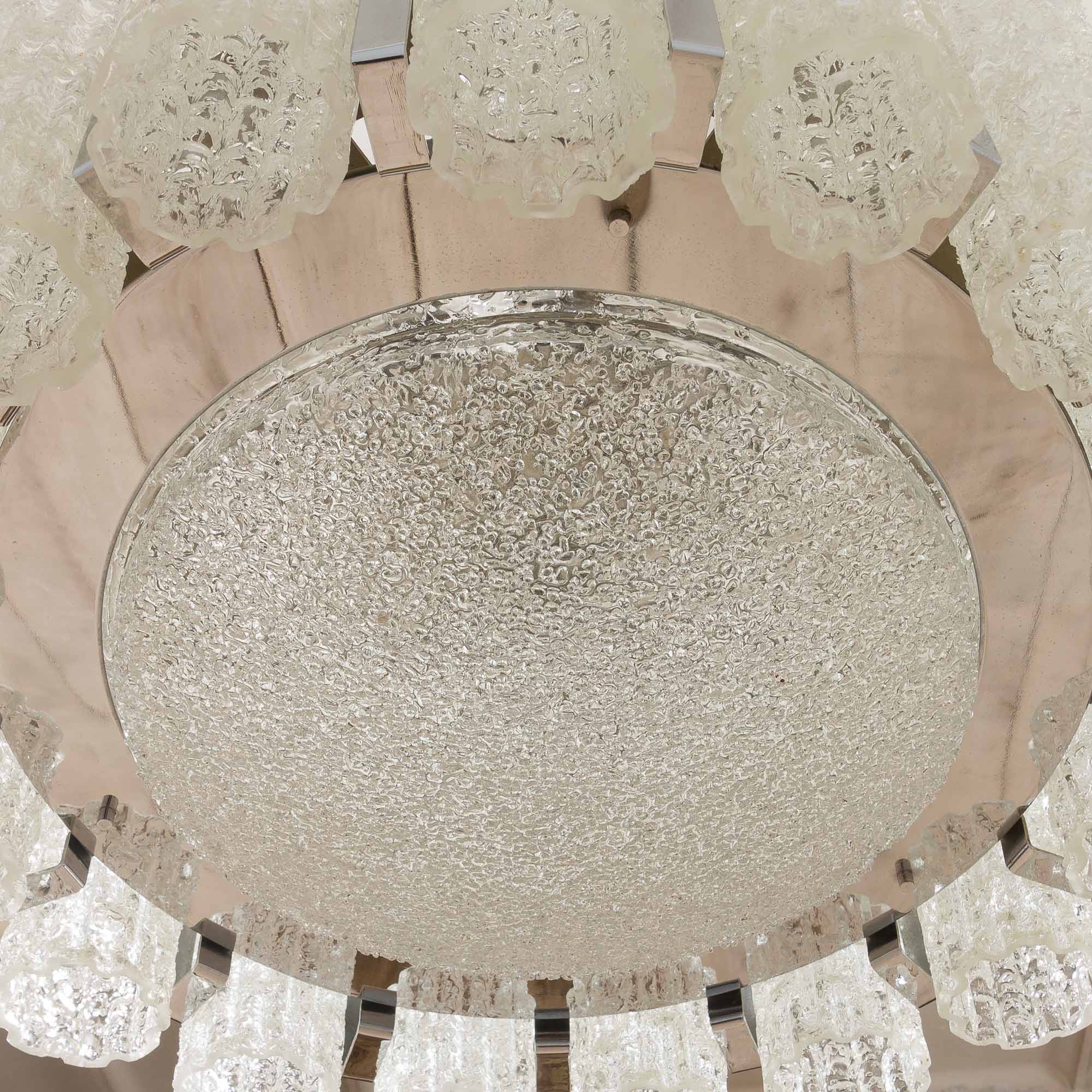 Murano glass chandelier with 17 frosted glass shades by Barovier and Tosso, Italy 1970s