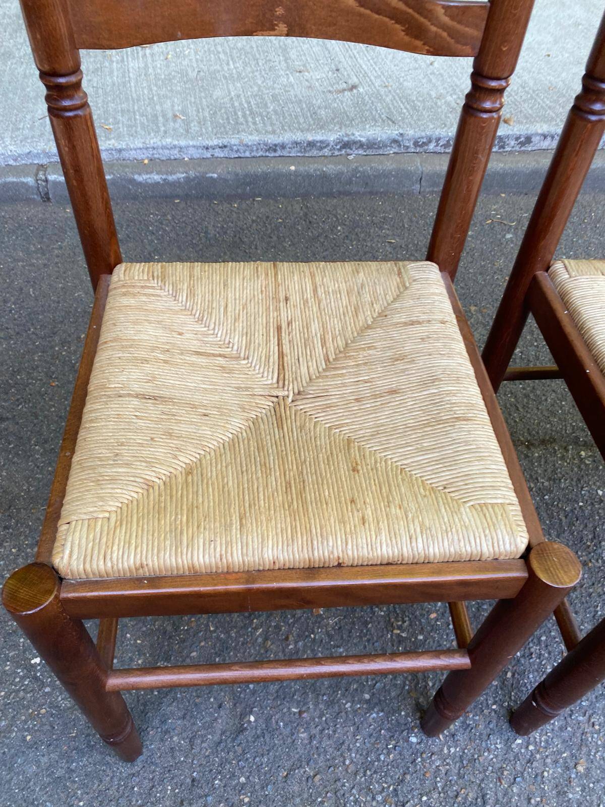 2 chaises de cuisine carrées en bois massif paillées