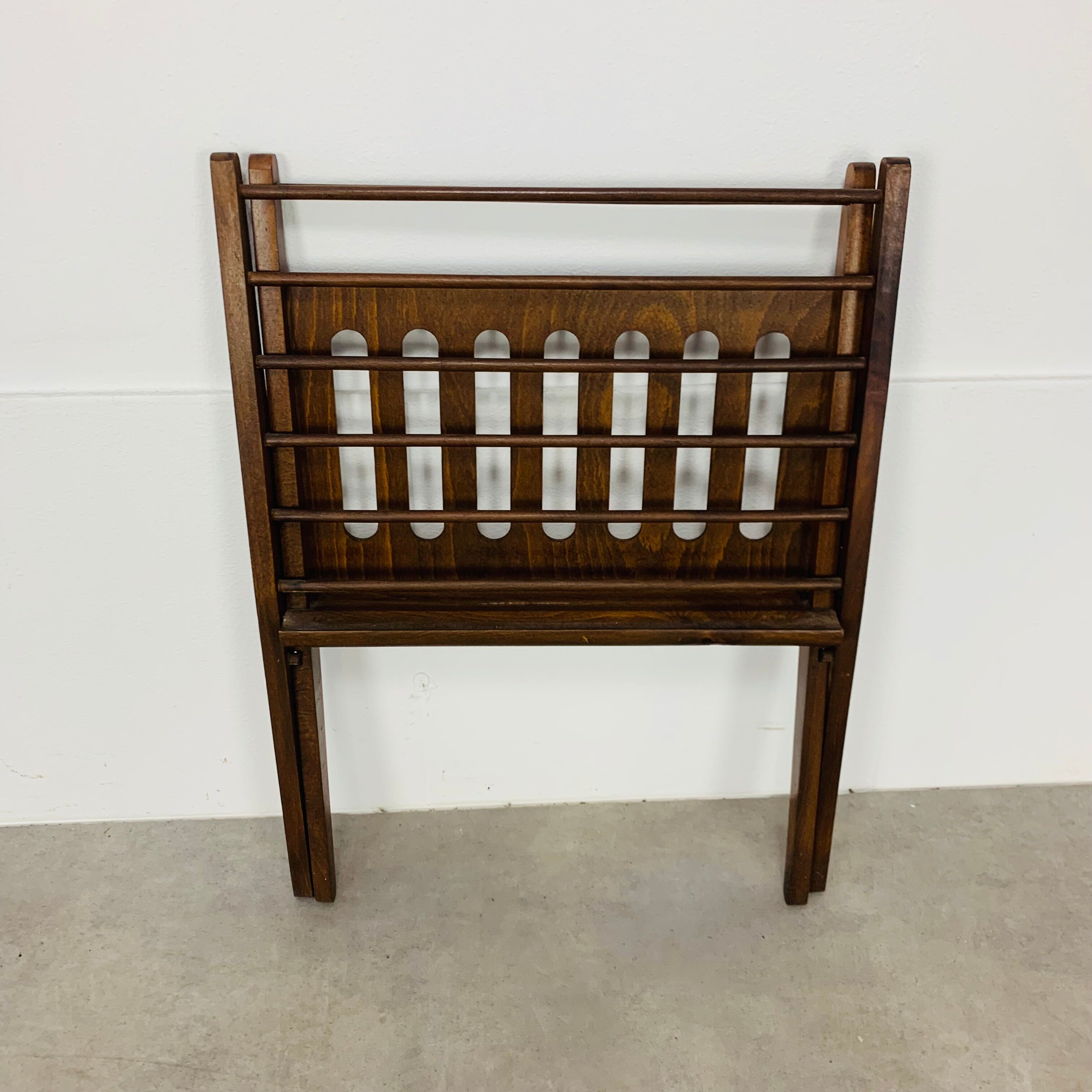 Porte revue scandinave pliant bois années 60