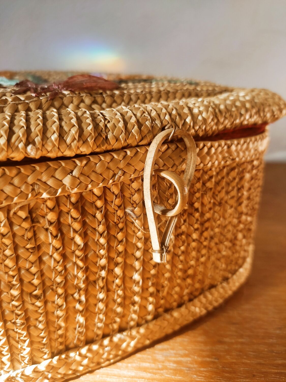 Boite à bijoux en paille tressée