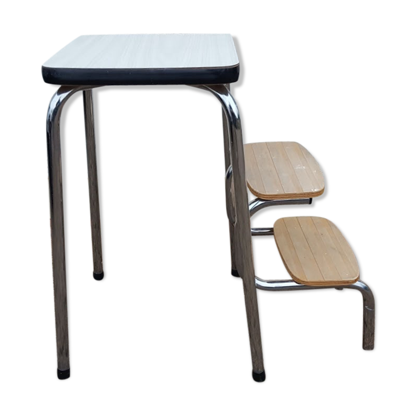 Stool stool