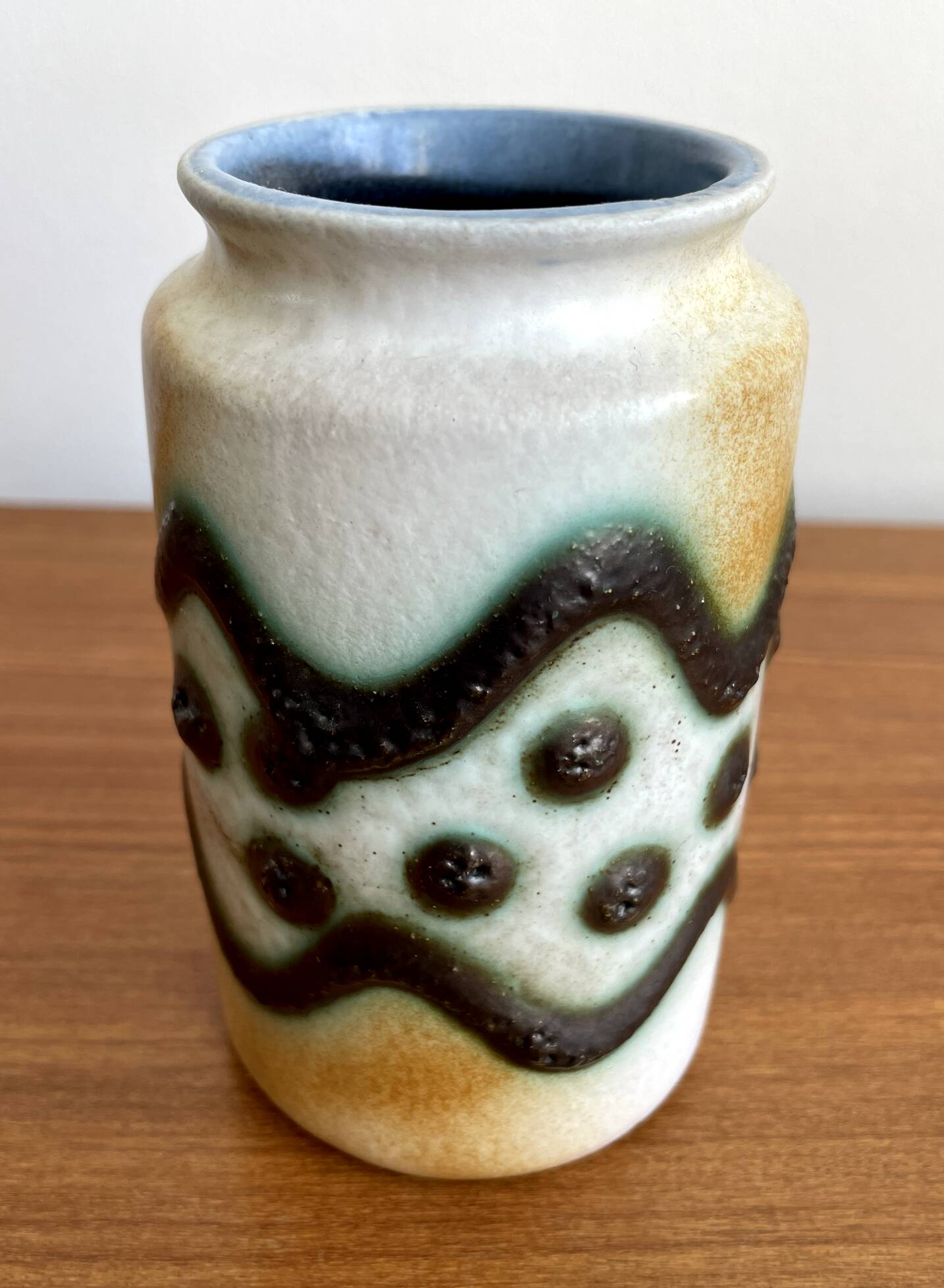 Veb haldensleben 3068 - small east german gdr vase - tactile mid-century modern design