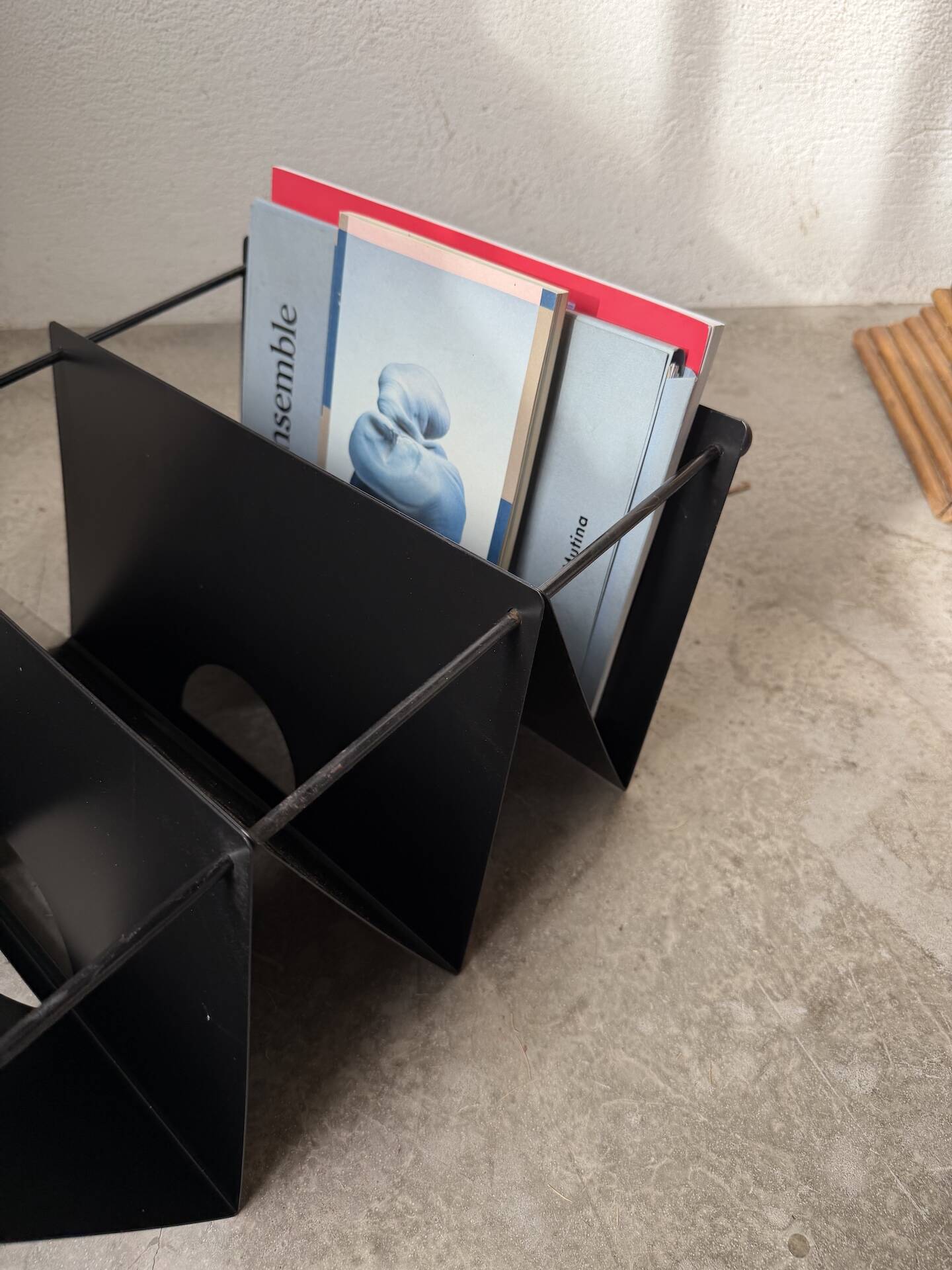 Modular magazine rack Memphis 1980