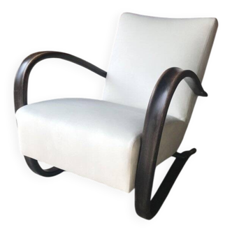 Art Deco armchair H 269 in wood and cream velvet, design by Jindřich Halabala (1930)