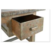 Bureau en bois massif patiné