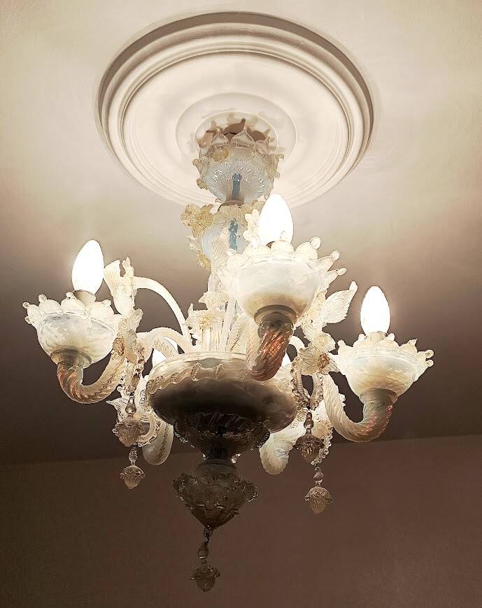 Small Venetian chandelier made of Murano glass from the year 1950.