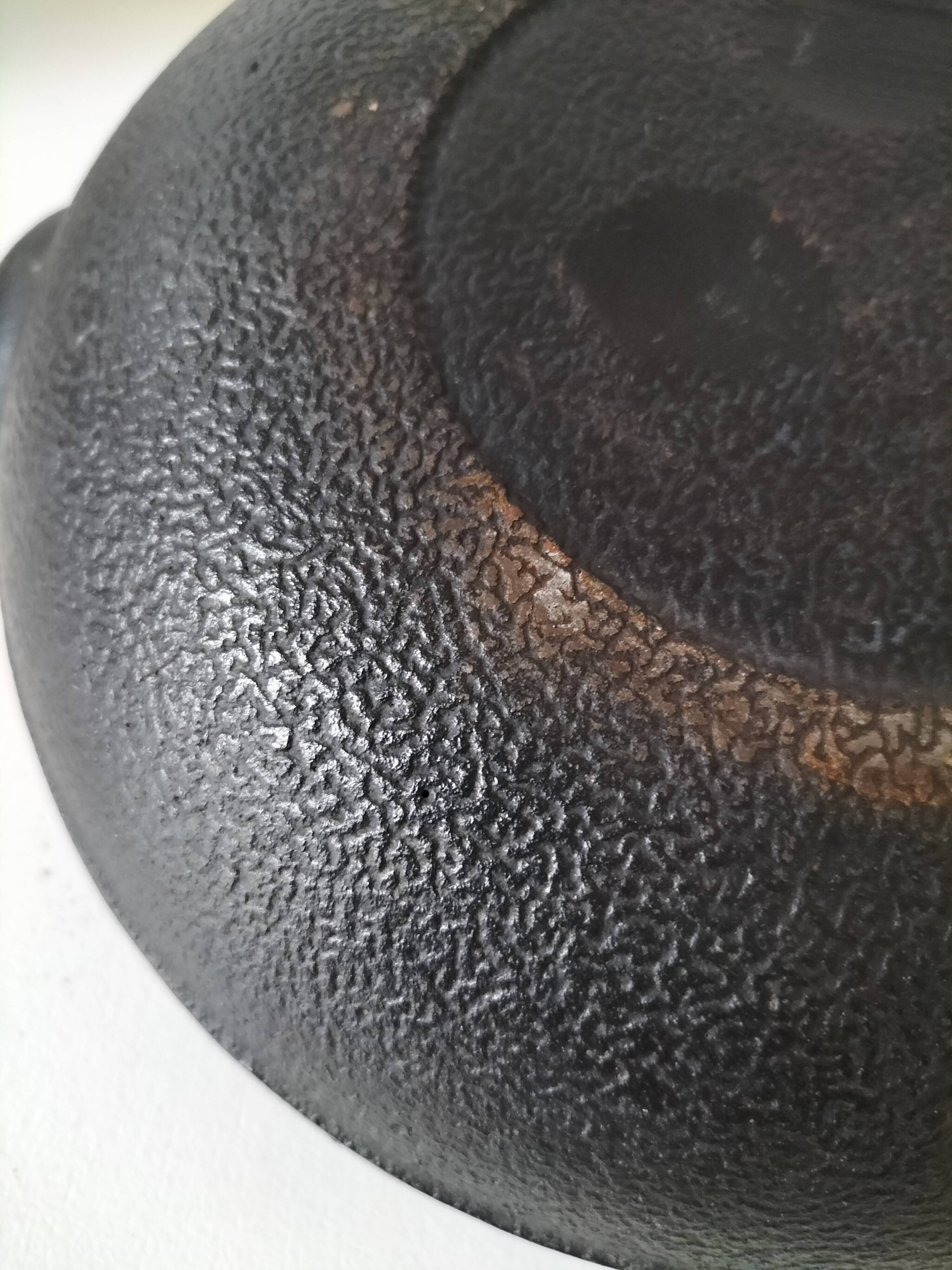 Black grooved cast iron teapot – Japanese Zen style