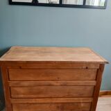 Oak chest of drawers